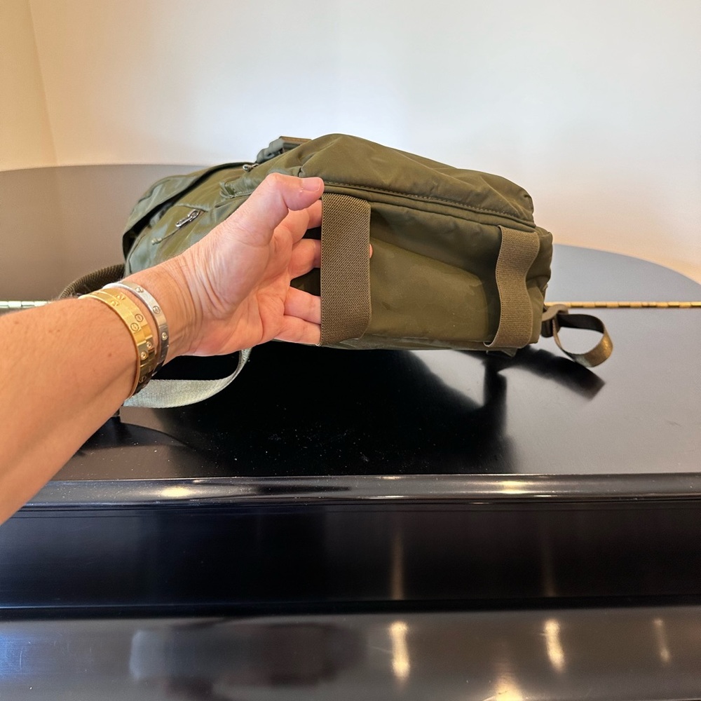NWT Rare Minimalist Athletic Athleisure Athleta camo Venture Utility Backpack - Picture 12 of 17